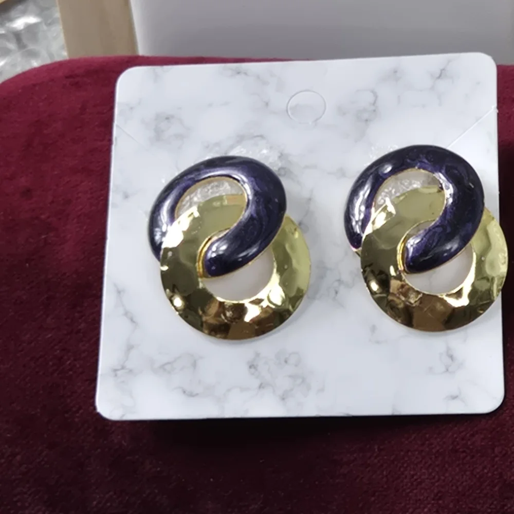 Elegant Purple and Gold Interlinked Earrings Stud Earrings - Picture 14 of 14